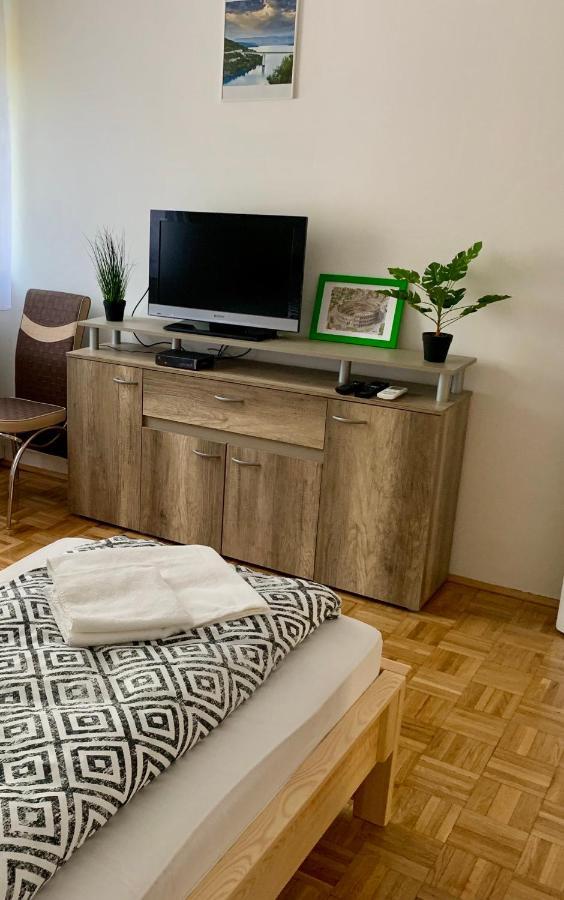Anita Apartman Hajduszoboszlo Ngoại thất bức ảnh