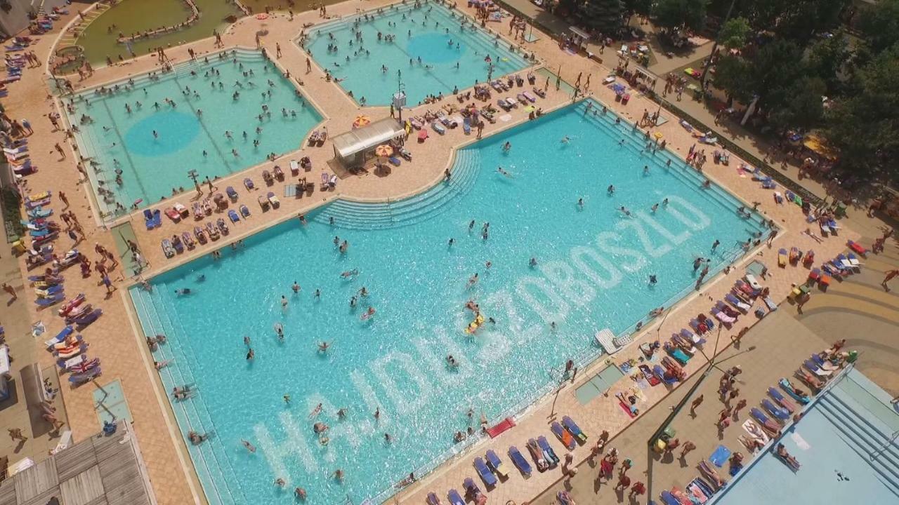 Anita Apartman Hajduszoboszlo Ngoại thất bức ảnh